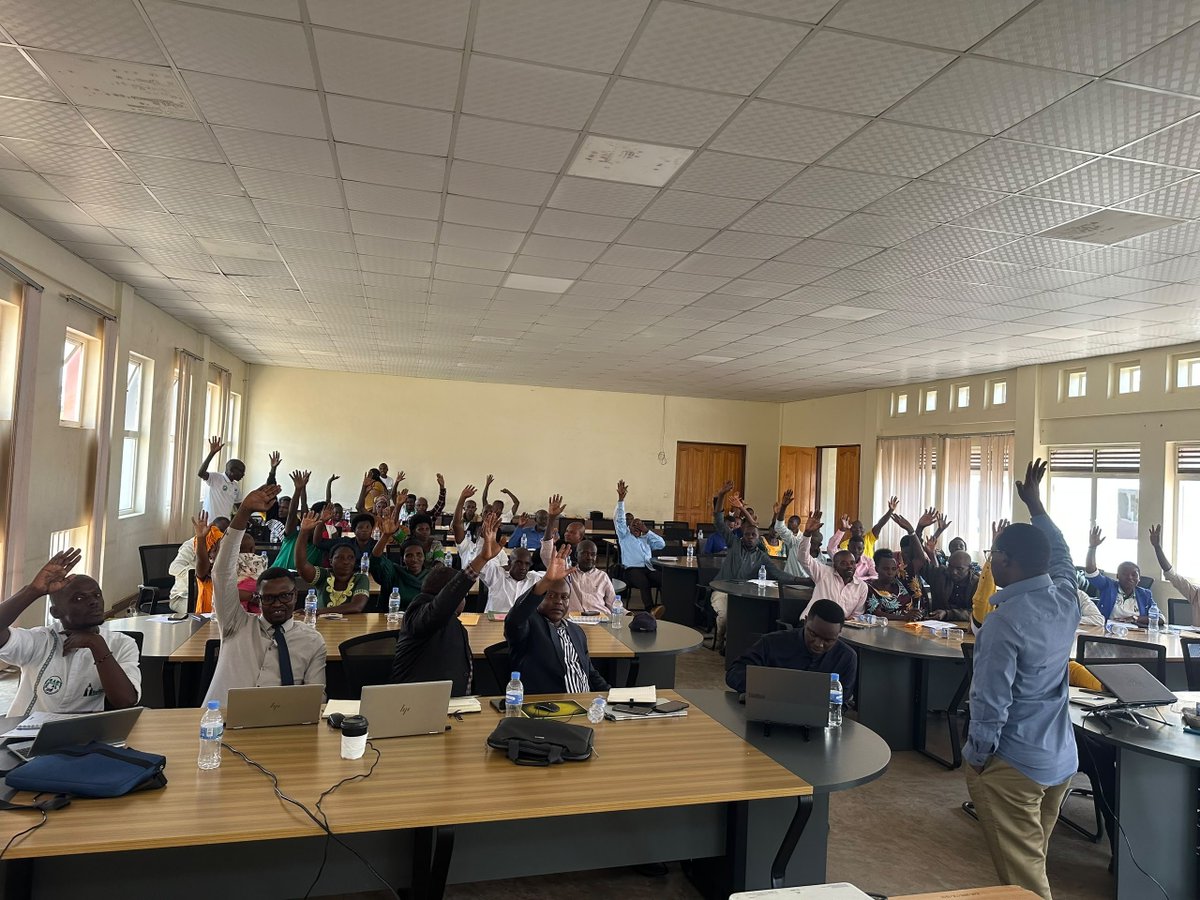 HoReCo_Rw's tweet photo. Today in Rubona, @HuyeDistrict , under the #OMISProject, farmers’ representatives and Water Users Associations under guidance and observations of RAB 
 validated and approved report  for Q2 Lot 2, 
The Lot covers irrigation schemes in @HuyeDistrict
, @NyaruguruDistr , @NyanzaDistrict , and @GisagaraDistr , bringing together stakeholders to review progress, validate achievements, and strengthen effective irrigation management for improved agricultural productivity.