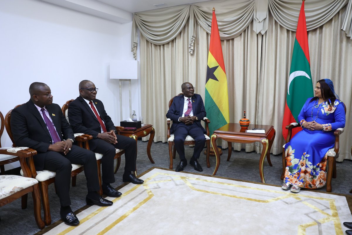 MoFAmv's tweet photo. The newly appointed High Commissioner of Ghana calls on Foreign Minister Iruthisham Adam

📃Press Release | https://t.co/Fhdzku2aTF https://t.co/A4igFp8dya