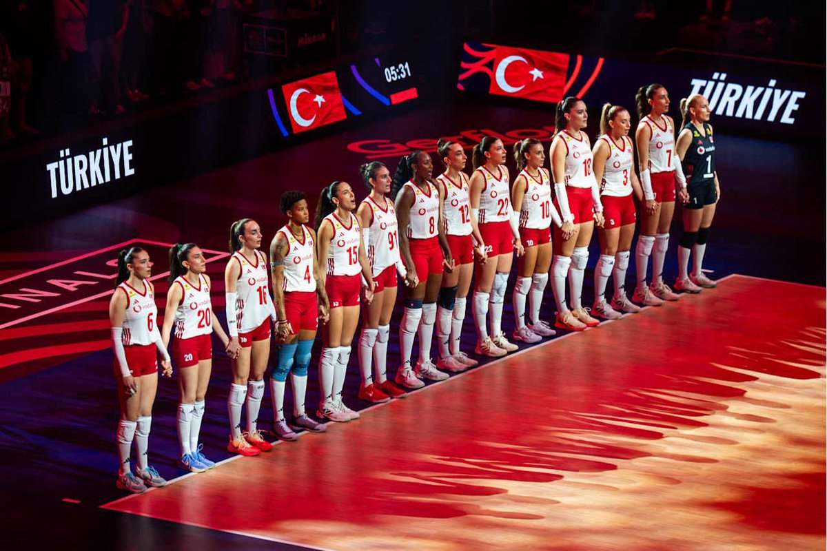 SafakMalatya_'s tweet photo. Bu ülkede sessiz sedasız, sansosyona bulaşmadan, prim vs kovalamadan, işini yapan harika sporcular da var. Size helal olsun kızlar. Yüz akımız oldunuz #fileninsultanları 🇹🇷 https://t.co/EWWXtYc9ez