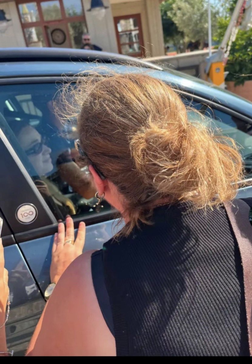 kvaga89's tweet photo. Helin ve Ata birlikte fotoğraf çekilip yorumlaştığında herkes Aman Tanrım, kesin gerçekler diyor.Ama aynısını Ceren ve Çağan yaptığında millet hemen PR çalışması dizi için yapıyorlar diyor ve hayranlar yorumlarda yaş farkı yüzünden birbiriyle kavga ediyor #daha17 #arley #teoden https://t.co/M6Uz9bsD9R