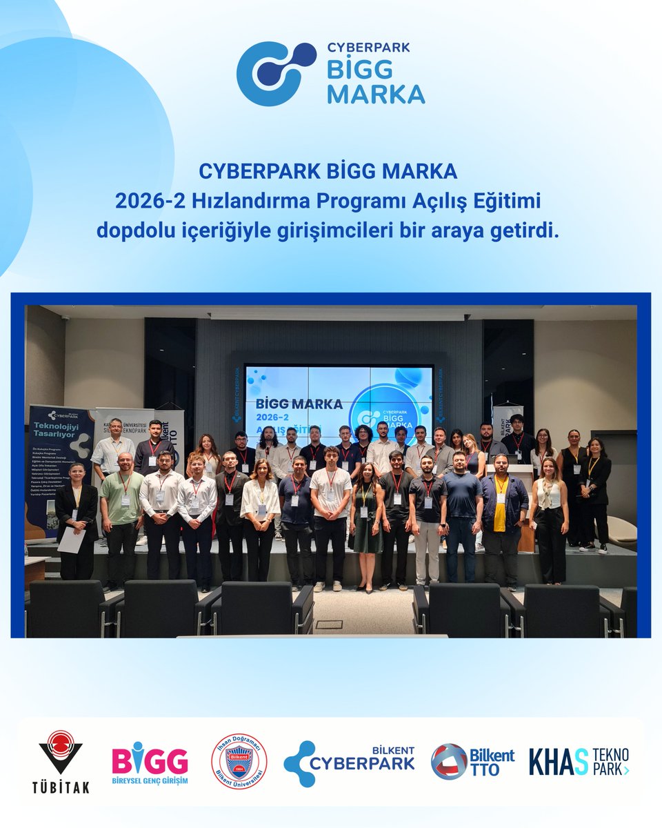 CyberparkTGB's tweet photo. CYBERPARK BİGG MARKA 2026-2 Hızlandırma Programı Açılış Eğitimi dopdolu içeriğiyle girişimcileri bir araya getirdi. 🌟
 
Günümüz karşılama ve networking ile başlayıp, girişimcilerin birbirini tanıdığı enerjik bir ortamla açıldı. Ardından gerçekleşen açılış konuşmalarında programın yol haritası ve beklentiler paylaşıldı.
 
 💬 İlham konuşmalarında BİGG mezunları sonraki süreçler hakkında bilgi verdi.
 🎯 Panelde “İyi fikir her zaman girişim midir?” sorusu farklı perspektiflerle tartışıldı.
 📊 Eğitim ve atölye çalışmalarında iş modeli–iş planı dönüşümü ele alındı.
 🤝 Girişimciler, bire bir geri bildirim alma fırsatı yakaladı.
 🌟Günün sonunda ise girişimcilerin BİGG yolculukları değerlendirildi.
 
Açılış eğitimi ile güçlü yapılan başlangıç Hızlandırma Programı ile girişimcileri daha ileriye taşıyacak. Fikirden büyümeye giden yolculuk burada hız kazanıyor.

Etkinlik kapsamında tüm oturumlara katkı sunan ekosistem paydaşlarımıza teşekkür ederiz.

• Fireside Chat: "Yatırımcı Gözüyle Fikirden Yatırıma"oturumunda Türkiye Kalkınma Fonu’ndan Berktay Akyüz’e ve Bilkent CYBERPARK’tan Beste Boya Kocaoğlu’na,
• İlham Konuşmaları oturumunda BİGG mezunları Nanotherapeutix'ten Gürkan Yeşilöz’e ve Milspec’ten Utku Büyükfidan’a,
• Girişimcilik Eğitimi oturumunda ise Nihal Yazgan’a ve Beste Boya Kocaoğlu’na değerli katkıları için teşekkür ederiz.
 
Tüm girişimcilerimize süreçte başarılar dileriz. 🚀
 
 @tubitak | @bilkentuniv | Bilkent TTO | @khasteknopark
 
 #BilkentCYBERPARK #CYBERPARKBİGGMARKA