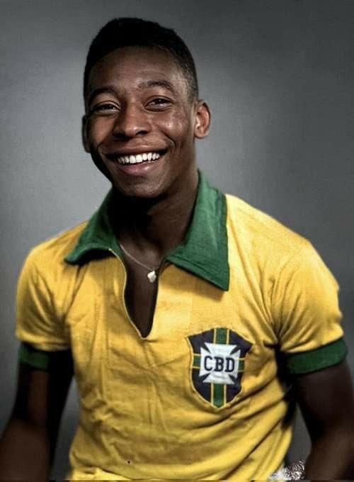 Footballdann7c's tweet photo. 🚨| This is how @Pele starte playing @FIFAWorldCup and this is how he end his career in #worldcupknockout 🇧🇷👑🐐💙💜❤️🖤 https://t.co/xnykS9smMU
