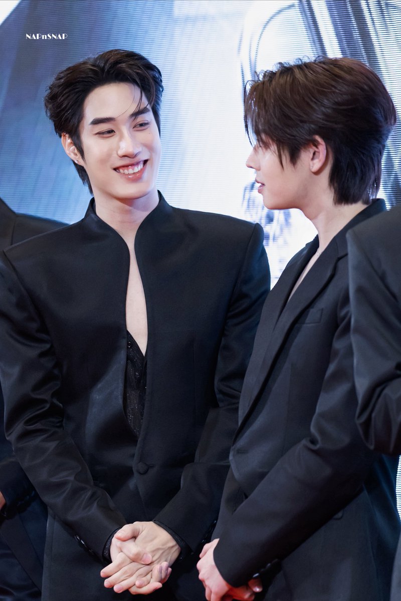 NAPnSNAP's tweet photo. สายตานี้รอยยิ้มนี้มีไว้มองแค่น้องเฟิ้ด 🥹

TFO X YAWARDS2025
#TFOxYcontentAW25
#TleFirstone #เติ้ลเฟิร์สวัน  
#TLE_mtm #Firstone https://t.co/xK7JlEc22L