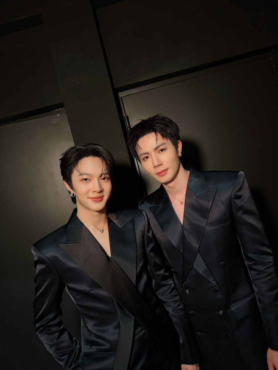 iLeang21's tweet photo. วันนี้มาหล่อแพ็คคู่นะฮับ หล่อบาดใจไหมแม่ๆ 

ZNN x TH YContent2025
#ซีนุนิววายอวอร์ด25
#YcontentAwards2025xDMD https://t.co/cl8e54GTkW