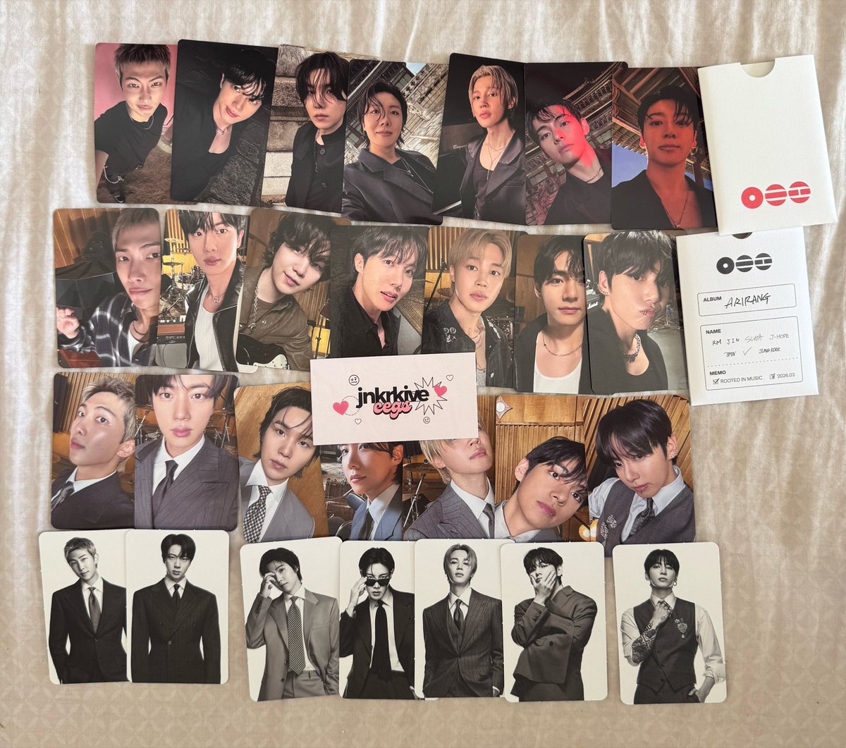 jnkrkive's tweet photo. VENDA PRONTA ENTREGA 

vendido em sets

— rooted in music ou korea - R$55
— living legend photocard - R$68
— living legend destacado (não inclui pernas) - R$60

todos sem avaria
envio dia 07/08
frete calculado https://t.co/5P7PJlxzf8
