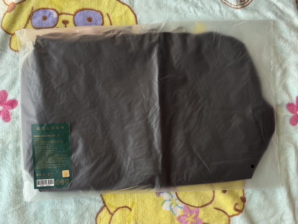 _fairyswing's tweet photo. WTS LFB PH BTS ONHAND

GOLDEN SHOULDER BAG – 3000

selling low as this is my extra! includes photocard tho it's flawed bc of wvs shipping ;_;

👑 bangtan album tour merch namjoon nj rm jin seokjin sj yoongi yg suga hobi j-hope hoseok jhope jimin jm th v taehyung jungkook jk https://t.co/ctzM68i8ng