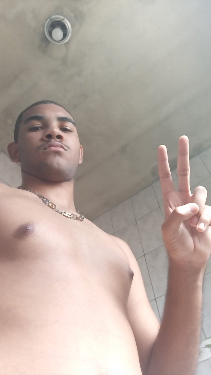 PedroHe1551's tweet photo. Banho tomado , e voltando de novo a esse rede https://t.co/RAy01DHr9e