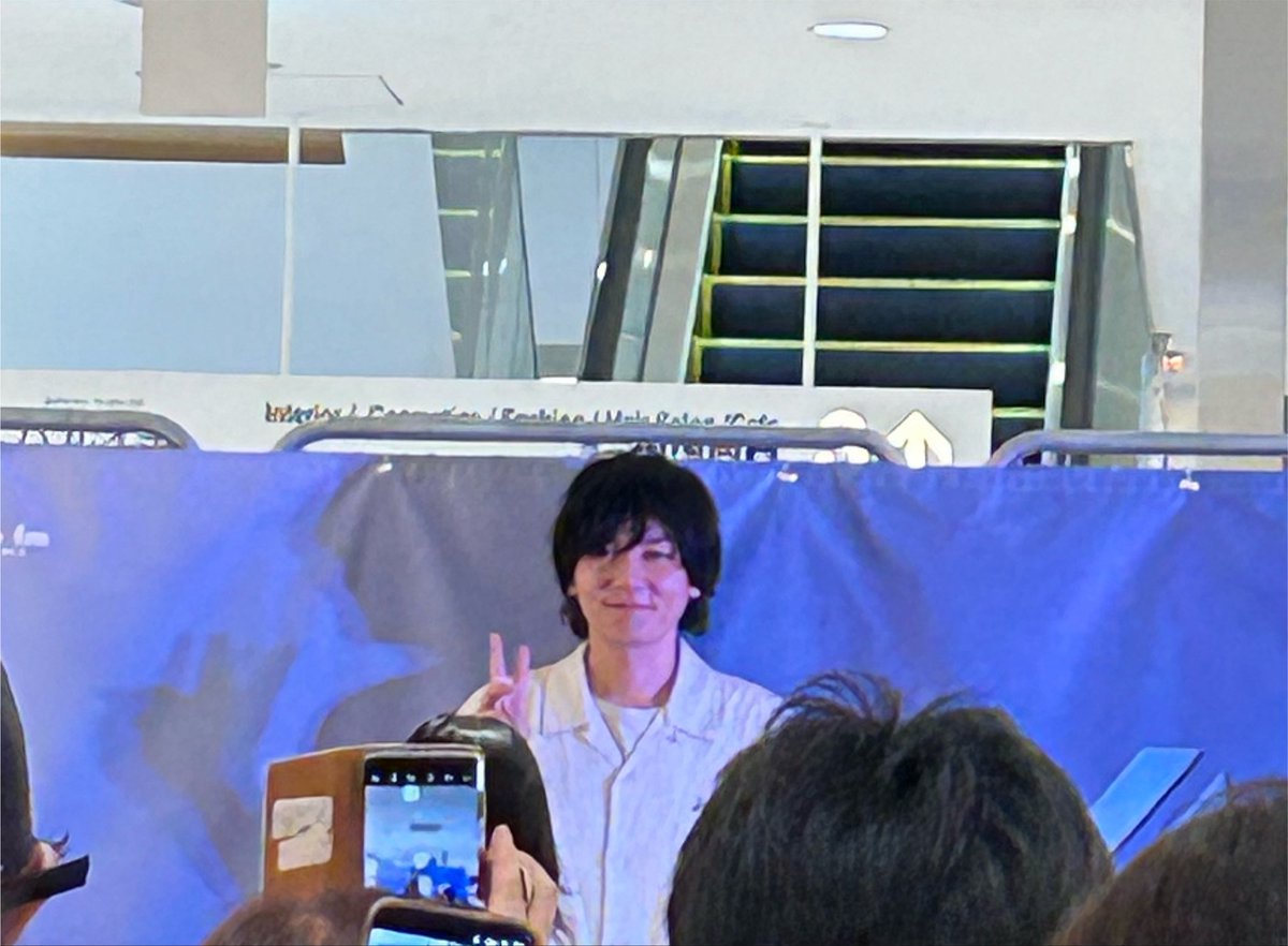 harusg_ds's tweet photo. ふらっとパルコに行ったらラジオの公開収録があると知って山村さん拝んできた幸運すぎる https://t.co/Rv9gPX7AKI