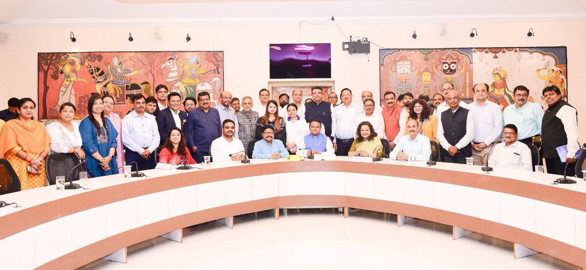 CMO_Odisha's tweet photo. Leading industrialists and industry associations today felicitated Hon'ble Chief Minister Shri @MohanMOdisha on Odisha's recognition among the Top 5 States in NITI Aayog's Investment Friendliness Index 2026, reaffirming their confidence in the State's investor-friendly governance and Team Odisha's collective efforts. Industry leaders noted that under his leadership, Odisha is setting new benchmarks in industrial development and creating new investment milestones almost every day.

The Chief Minister described the recognition as a milestone that strengthens Odisha's growth journey and reaffirmed the Government's commitment to accelerating industrialisation, attracting greater investments and positioning Odisha among India's Top 5 performing economies.

@PMOIndia 
@NITIAayog