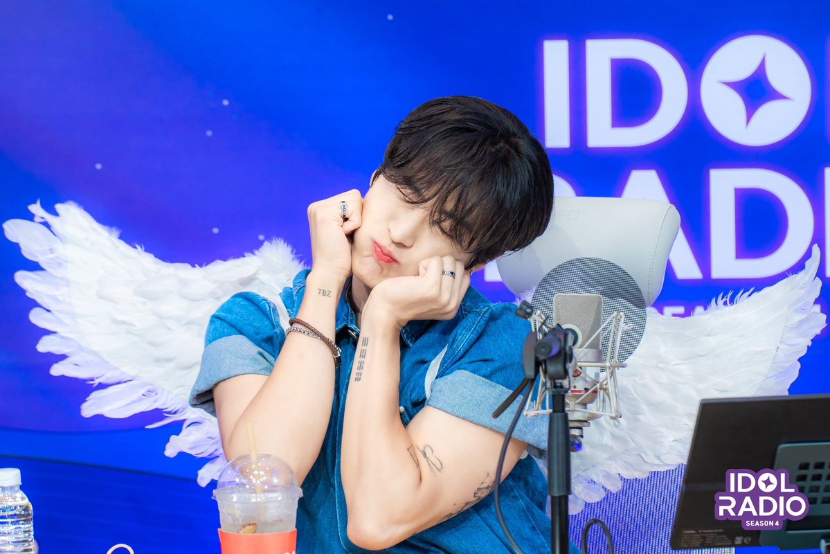 idolradiokorea's tweet photo. [#아이돌라디오4 앨범 260722]

EP#239 베이온의 첫 시작 이야기🍏 MUAH! (DJ 에릭)

차카니 열매 먹은 에디 보면서
릭룰라라 가요🪽

@EricSohn_S2

#MBC #IDOLRADIO #아이돌라디오 #더보이즈 #에릭 https://t.co/1jM0fbpl2Y