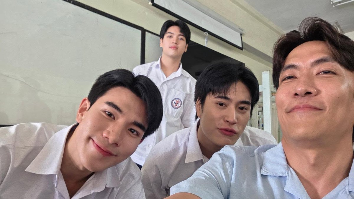 Geminint_family's tweet photo. ♊️ IG Update | backaof 

#TicketToHeaven
#Gemini_NT #เจมีไนน์ @gemini_ti 

🎬ก่อนจะมูฟไปเรื่องต่อไป อยากจะลงไว้เป็นที่ระลึกหน่อย... 
.
ผมว่าผมค่อนข้างโชคดีนะ ที่ได้ทำงานกับนักแสดงที่เชื่อใจกัน...ตลอดการทำ Ticket to Heaven เราไม่เคยทำงานกันแบบเราสั่งแล้วนักแสดงทำ...แต่เราพยายามทำงานกันเป็นทีมเสมอ พูคุย แลกเปลี่ยนกัน และช่วยกันหาคำตอบของตัวละครในทุกฉาก...
.
.
ขอบคุณนักแสดงทุกคนที่ไว้ใจกันเสมอครับ
 🤍🫶🤍
