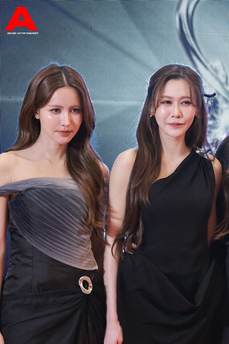 around_ent's tweet photo. “น้ำหนึ่ง - เนย” ร่วมเดินพรมแดงในงานประกาศรางวัล “Thailand Y Content Awards 2025”

#NamneungNoey #น้ำหนึ่งเนย 
#NamneungMilinD #NoeyKanteera
#ThailandYContentAwards2025
#YAwards2025 #TBLC https://t.co/TfKlbVBO40