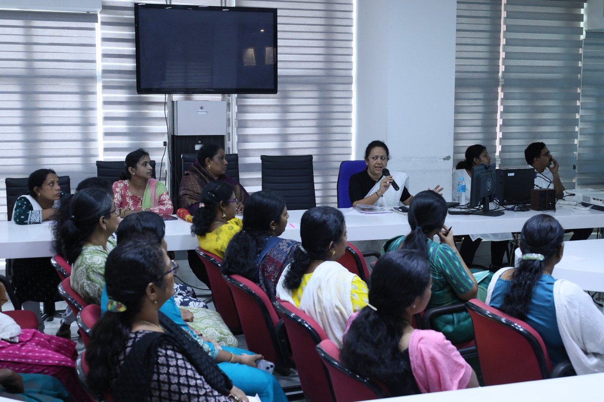 cochin_port's tweet photo. Adv. Parvathi Sanjay, eminent legal practitioner at the High Court of Kerala, led an awareness session on the Sexual Harassment of Women at Workplace (Prevention, Prohibition and Redressal) Act, 2013 (POSH Act), for the employees of Cochin Port Authority.

The session focused on promoting a safe, respectful and inclusive workplace by enhancing employees' awareness of their rights and responsibilities.