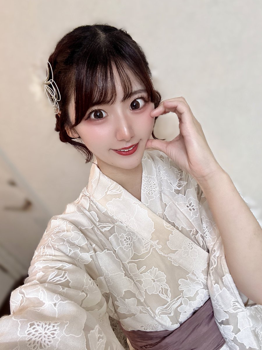 momoka_nrs's tweet photo. 浴衣姿どうかな？ https://t.co/kXtA8RxGap