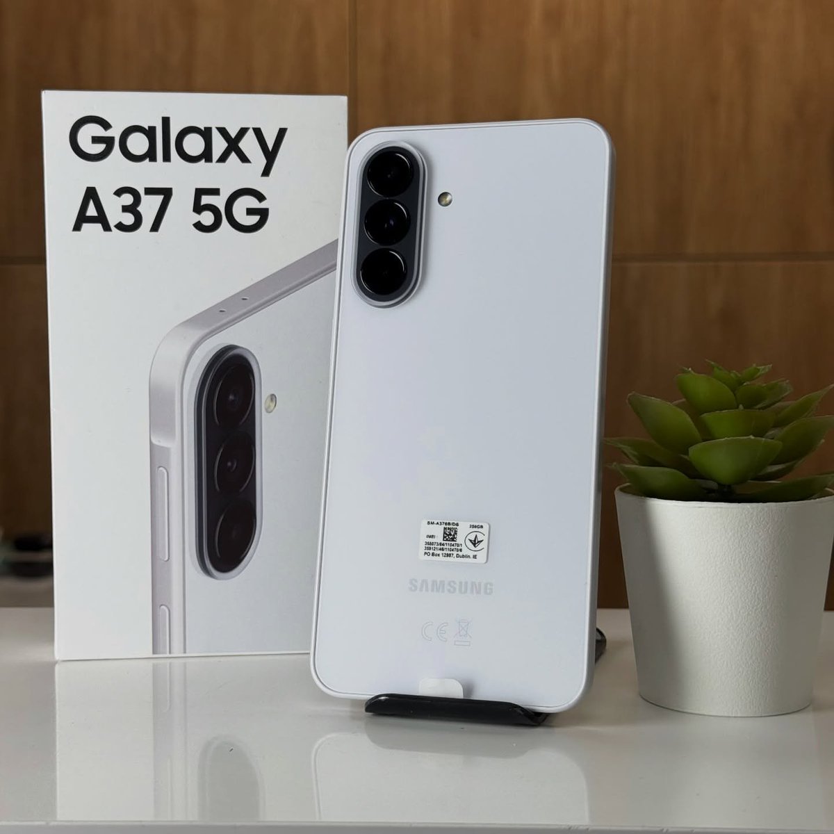 seinttech's tweet photo. Samsung Galaxy A37 5G
๐ท 256GB / 8GB RAM โ KES 57,999
๐ท 5G: โ
๏ธ
๐ท 120Hz AMOLED Display: โ
๏ธ
๐ท 50MP Main Camera: โ
๏ธ
๐ 0796 005912
๐ Archives, Stanbank House, 8th Floor, Shop 805
#techwithkalifa #NairobiDeals #phonesnairobi #galaxya37 #samsunggalaxy https://t.co/vuYPp6xwEV