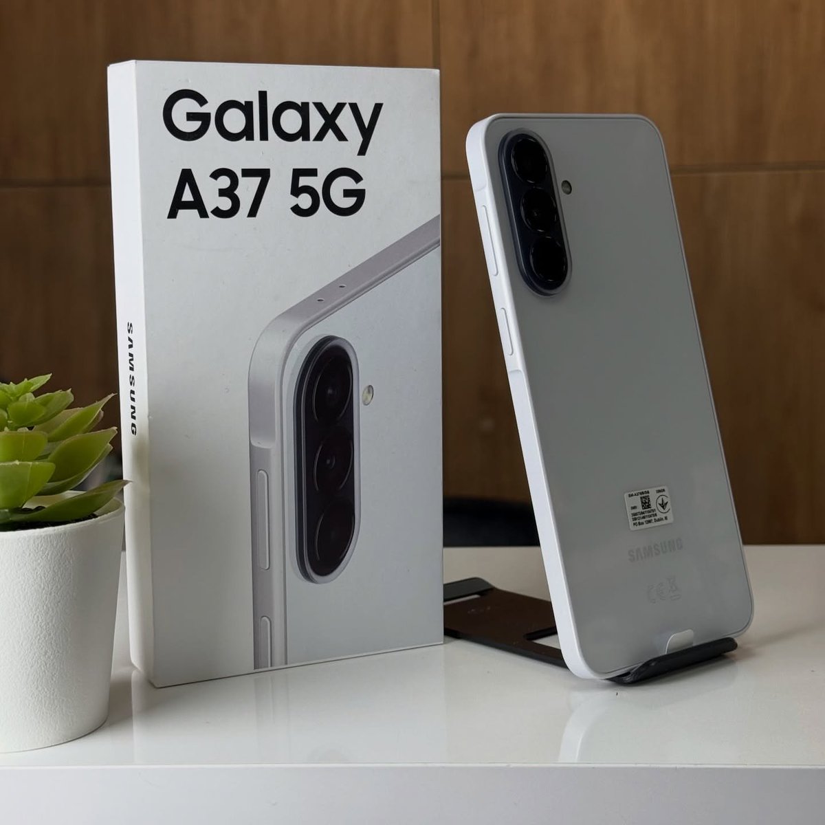 seinttech's tweet photo. Samsung Galaxy A37 5G
๐ท 256GB / 8GB RAM โ KES 57,999
๐ท 5G: โ
๏ธ
๐ท 120Hz AMOLED Display: โ
๏ธ
๐ท 50MP Main Camera: โ
๏ธ
๐ 0796 005912
๐ Archives, Stanbank House, 8th Floor, Shop 805
#techwithkalifa #NairobiDeals #phonesnairobi #galaxya37 #samsunggalaxy https://t.co/vuYPp6xwEV