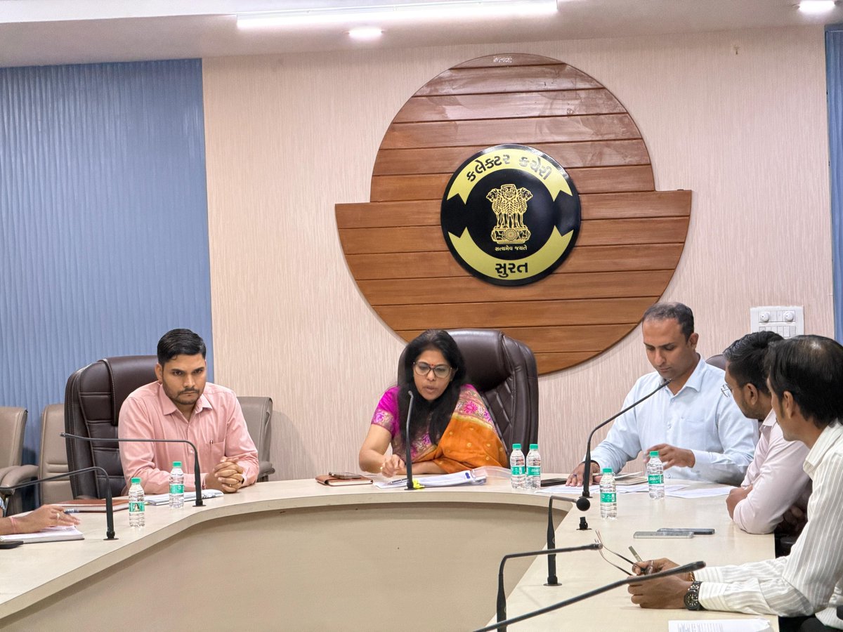 Collector Surat tweet media