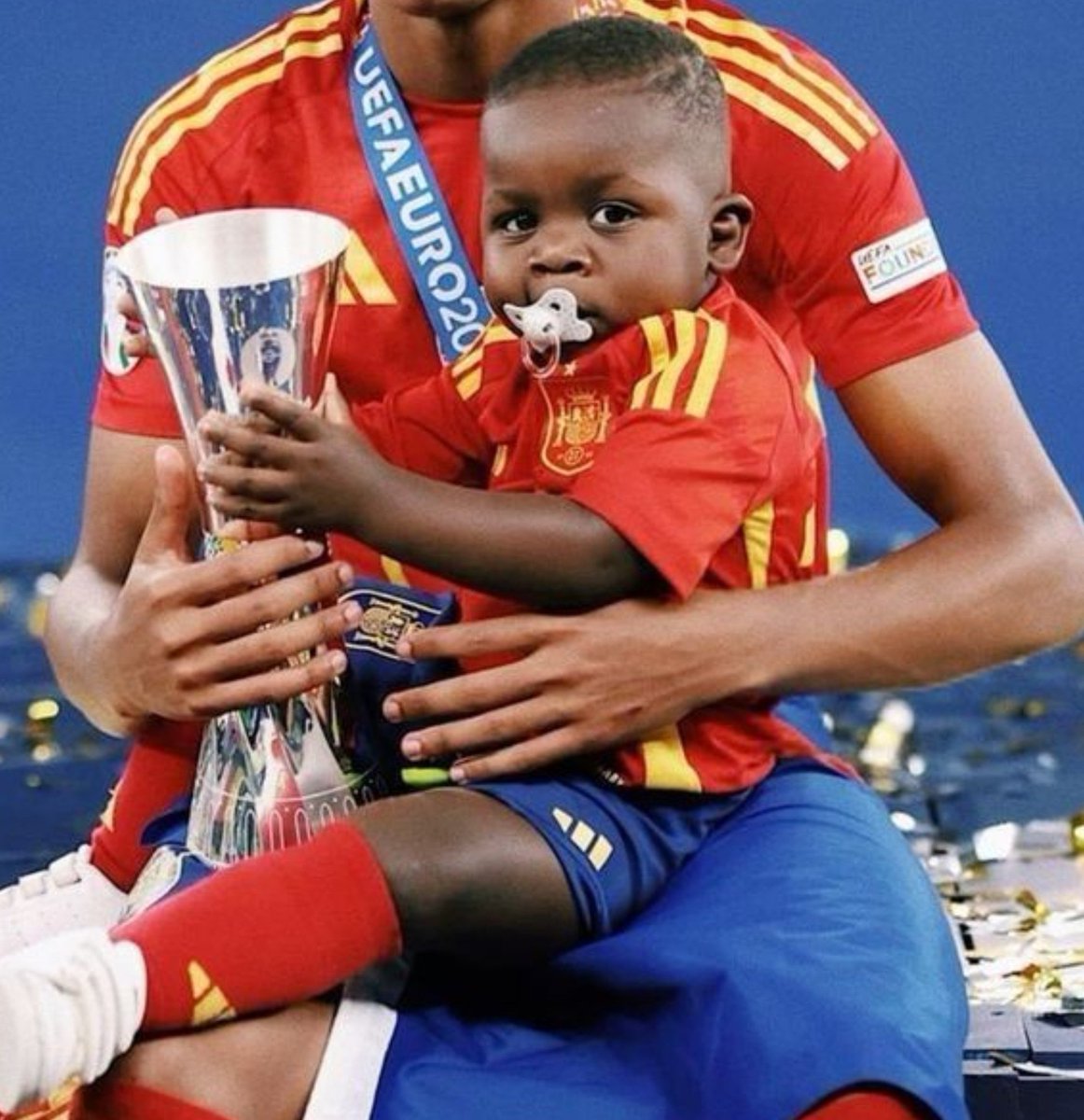 eugeneken's tweet photo. @ESPNFC He's gonna win it right? https://t.co/pSj8xx5lOs