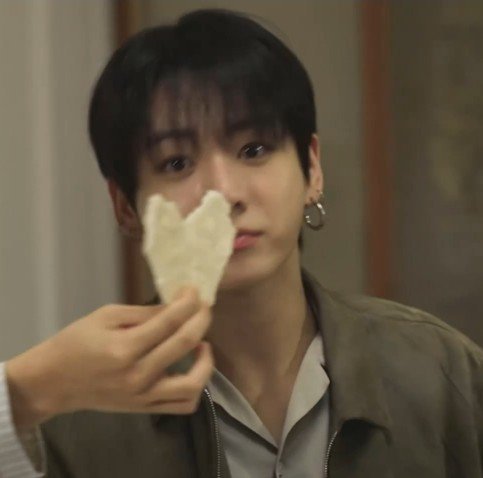 _sgminseven's tweet photo. JUNGKOOK'S EYES "🥺🥺" https://t.co/6F1LfdWoQQ