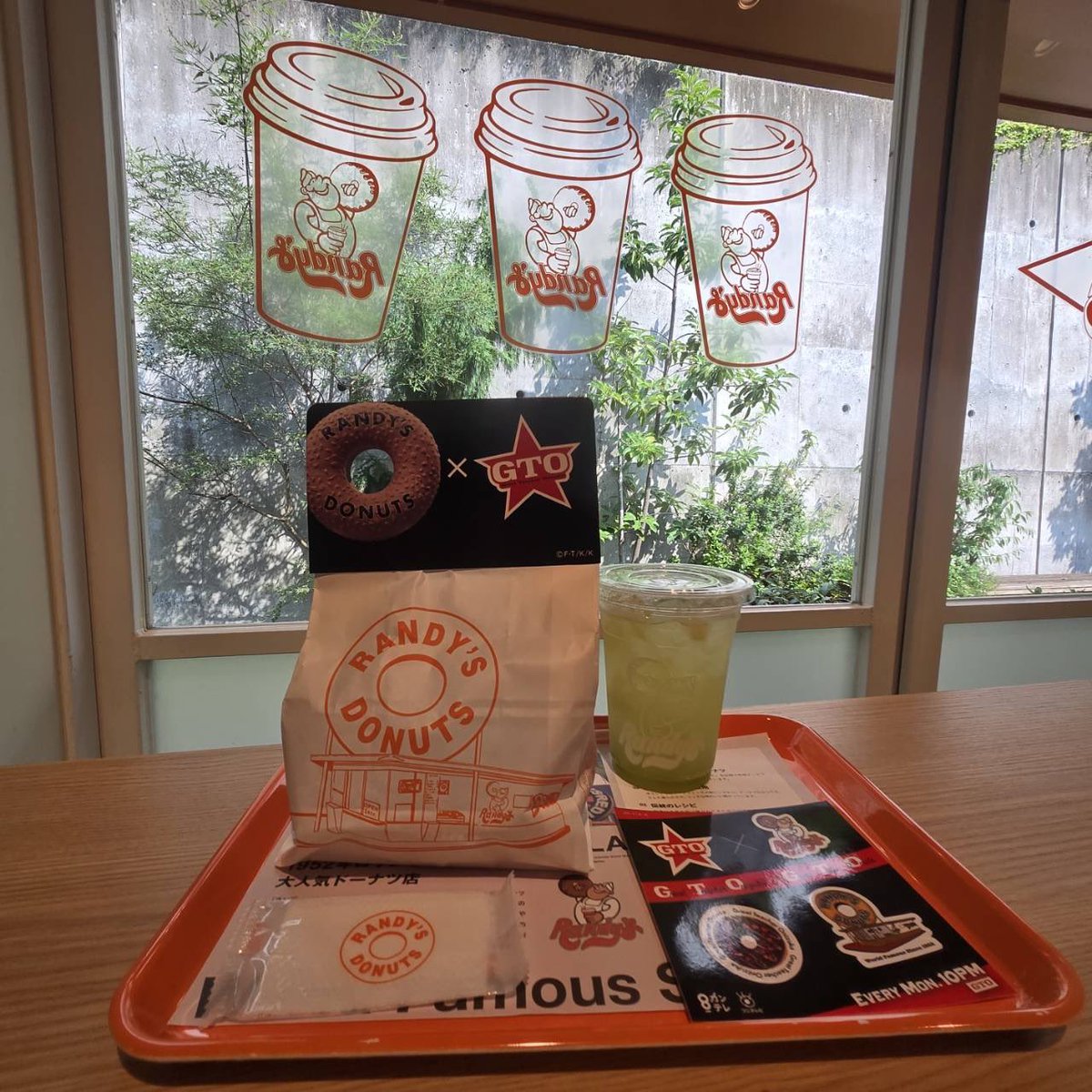RED922LOVER's tweet photo. 今日は推し活🐨してきた〜
グッズ買いに行って、看板見て、ドーナツ食べた🍩 https://t.co/ZQBDKPsNrP