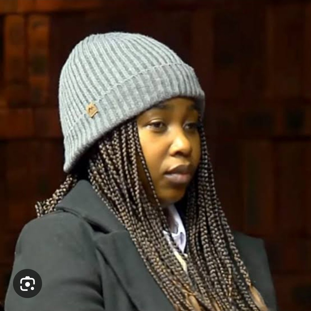 D_Molatoli's tweet photo. Commissioner Khumalo: "You described Ms. Mokwele's appointment as a token appointment.  Can you please withdraw."

Andrea Johnson: "I will do more than withdraw, I will apologize." 

This apology is not accepted. She didn't even show any remorse. Witchcraft! 
#MadlangaCommission https://t.co/tE0NiIcuqG