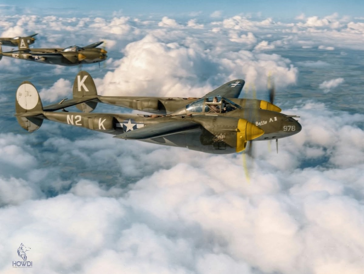 Jason_R_Burt's tweet photo. While the 8th Air Force flew high-altitude bomber escorts, a legendary unit of P-38 Lightnings was flying low enough to taste the tree-tops & blast Nazi armor at point-blank range. 

The forgotten story of the U.S. 474th Fighter Group, the 9th Air Force’s twin-engine tank killers. 

A WWII🧵