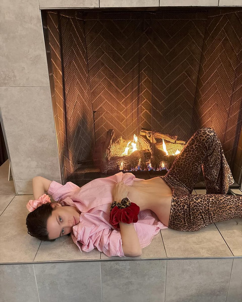 lanarhoades141's tweet photo. Come on baby, light my fire. https://t.co/HqOsIqvnX3