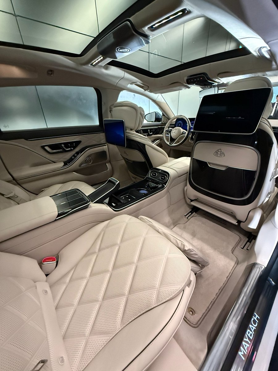 LuxuryMercedes's tweet photo. Mercedes Maybach Sclass S680 V12  #drivinghero #carlifestyle #car #cars #supercar #supercars #auto #automotive #blacklist #bike #bikes #automotive #motorsports #217mph #carinstagram #race #racing #amazing_cars https://t.co/AcMWQzxIhY