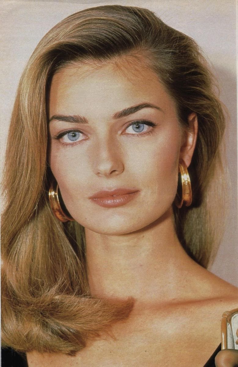GoldenFashi's tweet photo. عارضة الأزياء Paulina Porizkova من حفل زفافها بعمر ٦١ عام وشكلها بعمر الشباب 🥹🤍 https://t.co/Iww42ZFXdf