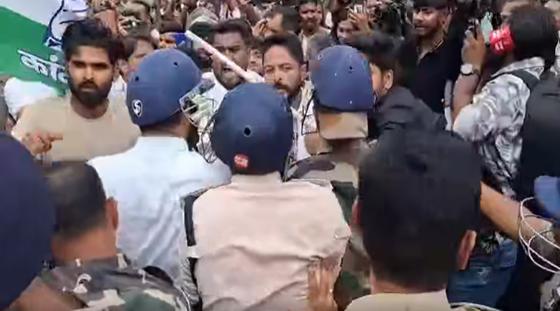 kbmishra24's tweet photo. रांची में JPSC के नाम पर BJP और दिल्ली में नीट के नाम पर तिलचट्टों को आगे कर BJP विरोधी दलों ने क्षुद्र राजनीतिक स्वार्थ की पूर्ति के लिए संपूर्ण देश को आग में झोंका, पुलिस और मीडियाकर्मियों पर किये पथराव https://t.co/hDSGDu9aLt @RSSorg @BJP4India @BJP4Jharkhand @blsanthosh https://t.co/tig2mKkNV5