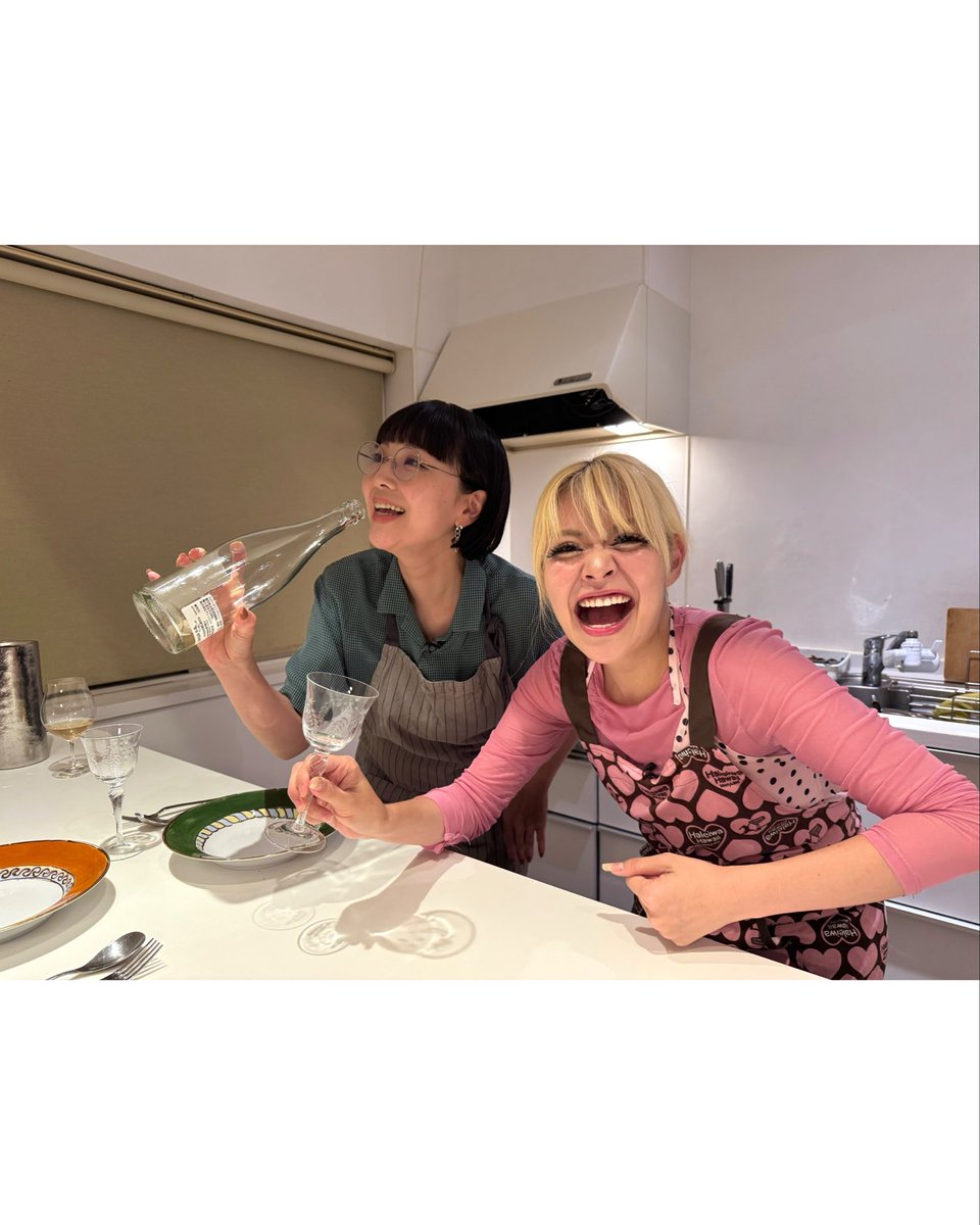 YJYmusic's tweet photo. 「櫻井•有吉 The 夜会」に出演させて頂いてます！荒川ちゃんとナチュール一本空けてます🤣

@theyakai 
#エルフ https://t.co/Xr4i1PNaj6
