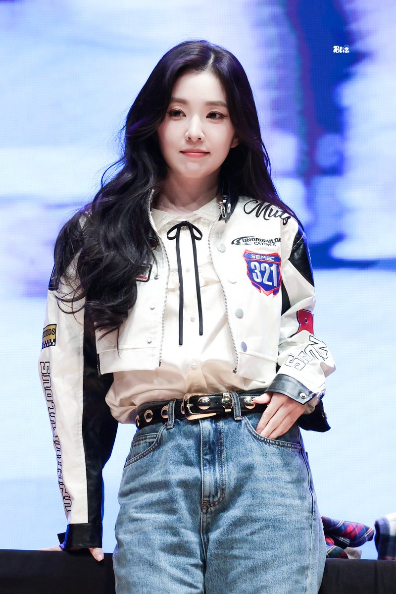 Yunoyasonbae's tweet photo. 🤍🤍
#IRENE https://t.co/LAh2kc54a4
