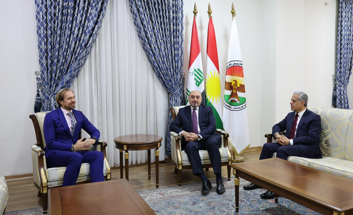 MediaKRP's tweet photo. President of Diwan @Fawzi_Hariri received outgoing UK Consul General @andrewbizley, thanking him for his efforts to advance bilateral relations and wishing him success. The meeting also discussed internal and regional developments. https://t.co/oUXPHkYZBy