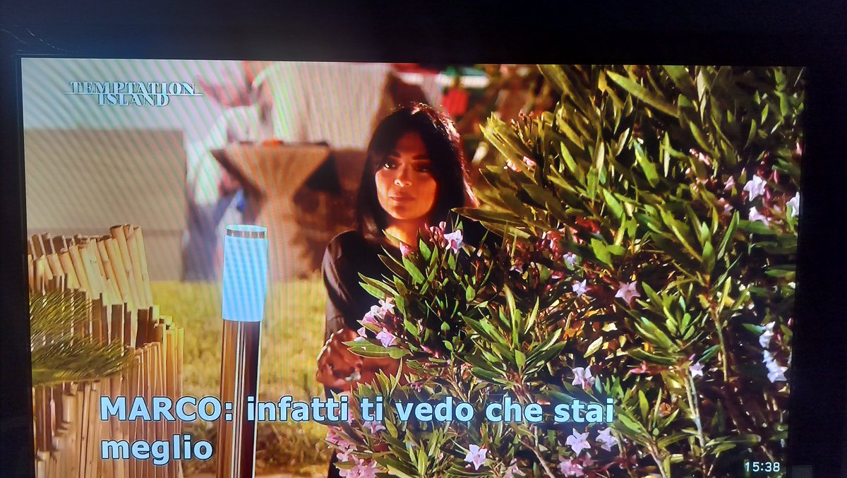BarIann89's tweet photo. Ma che ci fa #Elodie a #TemptationIsland ? 
Francesca la sorella di Elodie 😂 https://t.co/q867OQbztZ