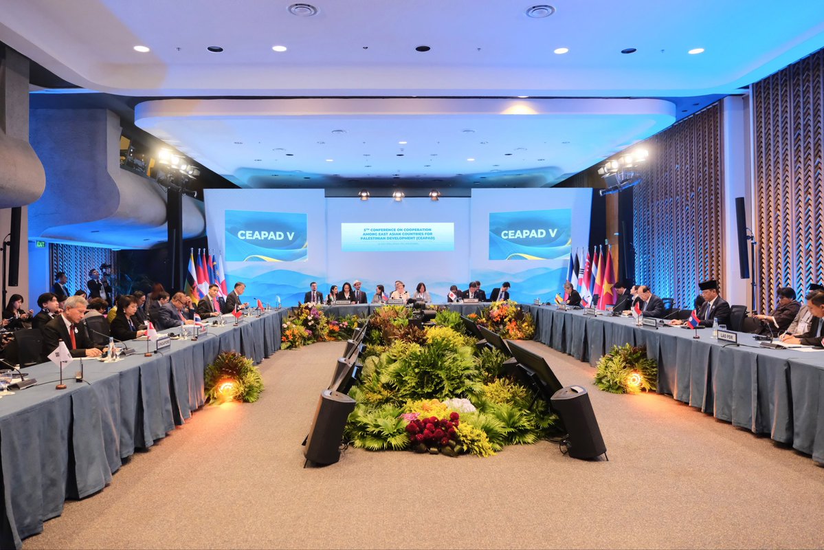 Menlu_RI's tweet photo. Building a sovereign and independent State of Palestine requires more than solidarity—it requires sustained action.

At the 5th Conference on Cooperation among East Asian Countries for Palestinian Development (CEAPAD V) (22/7), I reaffirmed Indonesia’s commitment to supporting Palestine through capacity-building and continued humanitarian assistance.

From education and healthcare to institutional development and agricultural capacity building, Indonesia will continue investing in the future of the Palestinian people.