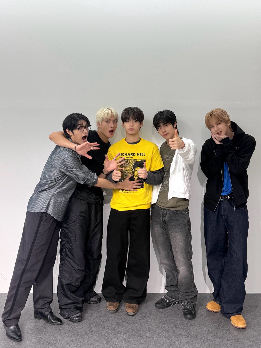 82MAJOR_231011's tweet photo. [📷]
#에이티투데이_260723

따스한 햇살과 바람 
생각나더라 석준이란 사람 

다 같이 외쳐 "석준 짜라매"

#82MAJOR #82메이저 #에이티투메이저
#82데이 #82TODAY https://t.co/qdfolVsMcU