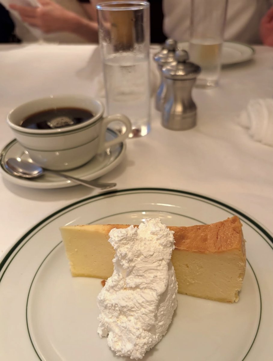 wolf__bitcoin's tweet photo. 漢なら肉を食え。

ガリガリのトレーダー仲間の教えです＾＾ https://t.co/0YNYsZxI3m