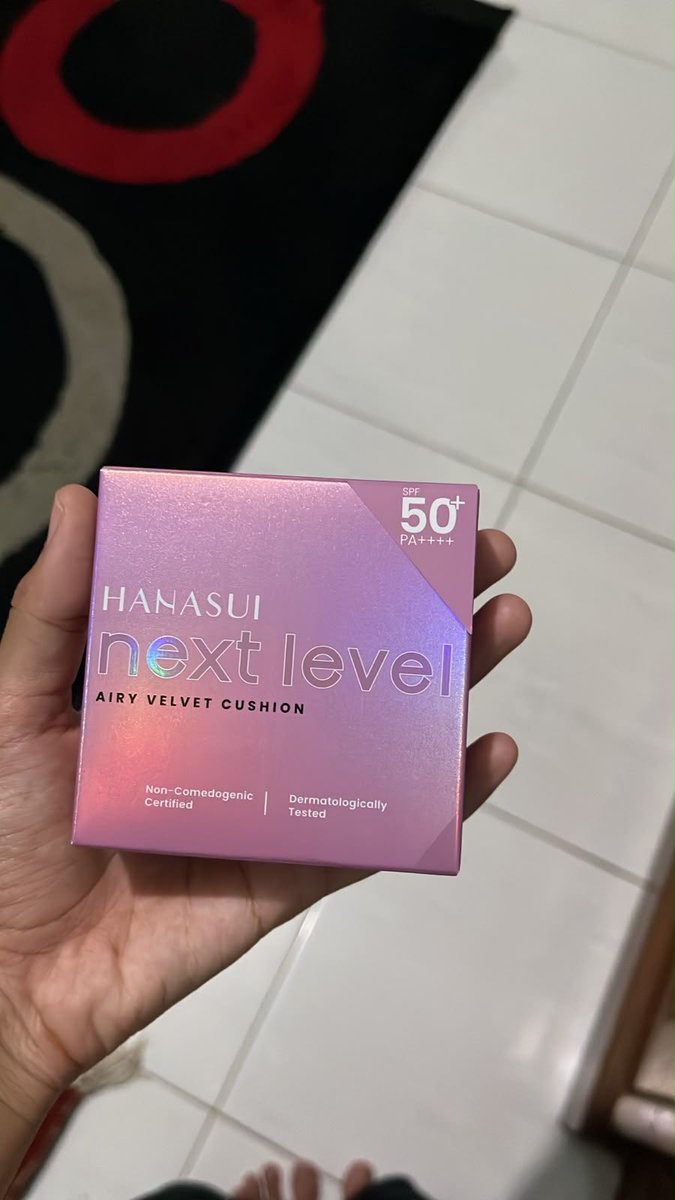 kasepakbanteng's tweet photo. WTS Cushion Hanasui shade n30 natural beige, 130k bisa oren, masih baru belum dibuka

#wts #cushion #hanasui #zonauang https://t.co/2SfFXXWkXs