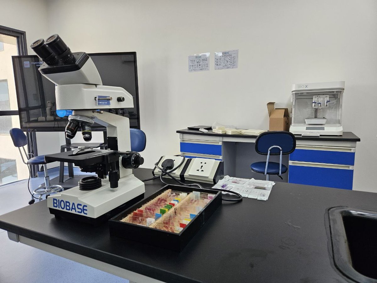 Refaluh's tweet photo. من أجمل الأشياء في التدريب أنك تشوف اللي درسته يتحول إلى واقع🔬✨
أنهيت أسبوعي في قسم #Histology ، وتعلمت خطوات إعداد الشرائح النسيجية بالتفصيل
الحمدلله على هذه الفرصة. 🤍
#FSGene_Summer_Training https://t.co/ZF1lx4Wenx