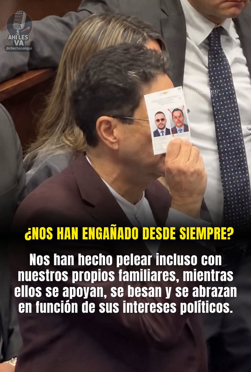 juliocesarolaya's tweet photo. @JoseWilmerPache @AlvaroUribeVel NO JODAS AHORA EL CULPABLE ES ABELARDO,CUANDO ESTE TIPEJO DE IVAN CEPEDA SE UNE AL CENTRO DEMOCRÁTICO.. 😅 https://t.co/zoaNnXDc2h