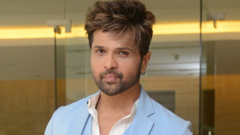 navneet_mundhra's tweet photo. Birthday wishes to #HimeshReshammiya 🎉🎈

Very few artists have seen the kind of craze he witnessed between 2003-2008 as a composer & singer. His music was blaring in all cars, discotheques, homes & buses in that phase.

His face was recognized in every household & his "cap" a rage among youth. He was almost popular as any List-A star during that phase.

Here are my top 5 albums composed by him - 

1) Tere Naam

2) Namastey London

3) Maine Pyaar Kyun Kiya 

4) Humraaz

5) Bodyguard 

Which are yours?

#HappyBirthdayHimeshReshammiya