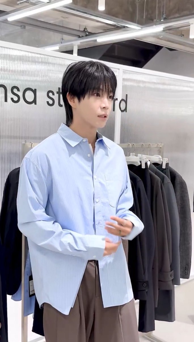 heonimelon's tweet photo. 너무 귀여웡 🩵
#베리베리 #VERIVERY #VRVR
#동헌 #DONGHEON #MusinsaStandard https://t.co/Dh3G9xO7ms