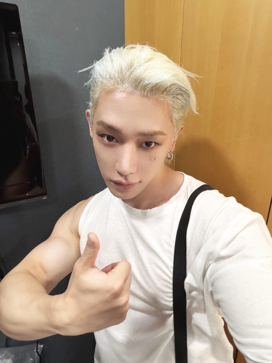official__wonho's tweet photo. 위니 응원 덕분에 첫방 재밌었다
내일 또 재밌게 놀자!!
Wake up WENEE💪💪💪

#WONHO #원호
#CORE
#DontWakeMeUp https://t.co/1E20JgNT2K