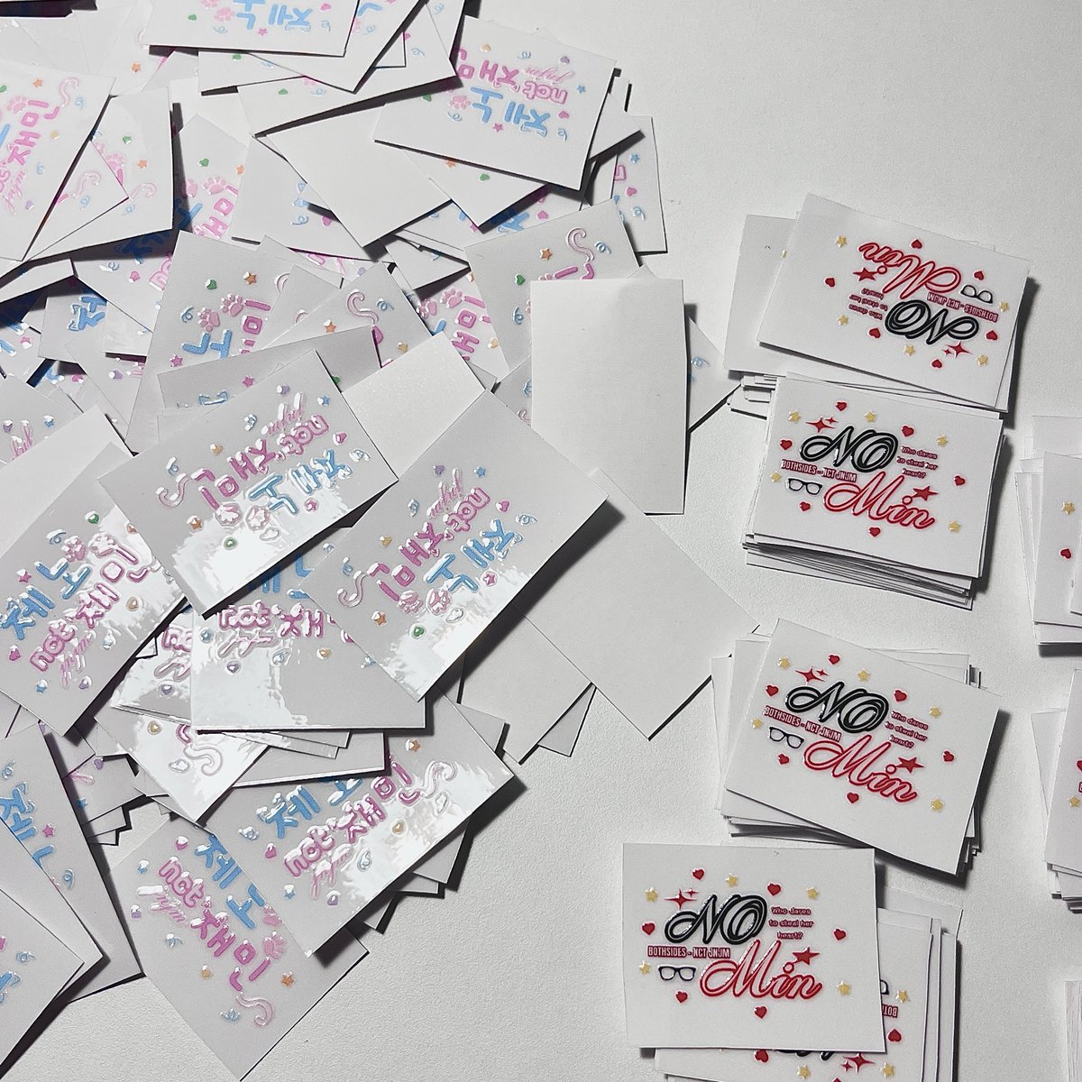 imxjg_xr's tweet photo. ⋆.˚🐶🐰⋆ 𝚙𝚕𝚜 𝚔𝚒𝚗𝚍𝚕𝚢 𝚛𝚝 ⋆˚🐾˖°

giveaway for nct jnjm in bkk ⭐️
🩵sticker uv🩷

(제노재민 ver. ) 95 ea/day 
(nomin ver.) 45 ea/day

date: 8-9 Aug
time: tba
location: Impact Arena #NCTJNJM_FANMEETING_TOUR #NCTJNJM_FANMEETING_TOUR_DUALITY https://t.co/jeYQdg8b8F