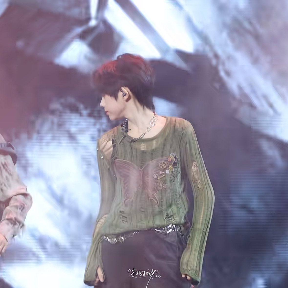 Asleepfish_'s tweet photo. 初次公演七十二变舞台的小jo完全易折的枝条，这种妹妹攻起来最有意思了 https://t.co/QBQ4Tz5uS8