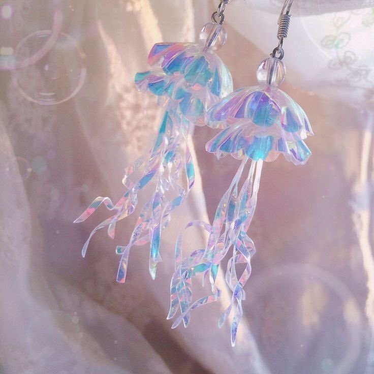 petalesblancs's tweet photo. jellyfish earrings 🪼 https://t.co/HWilhpHwEm