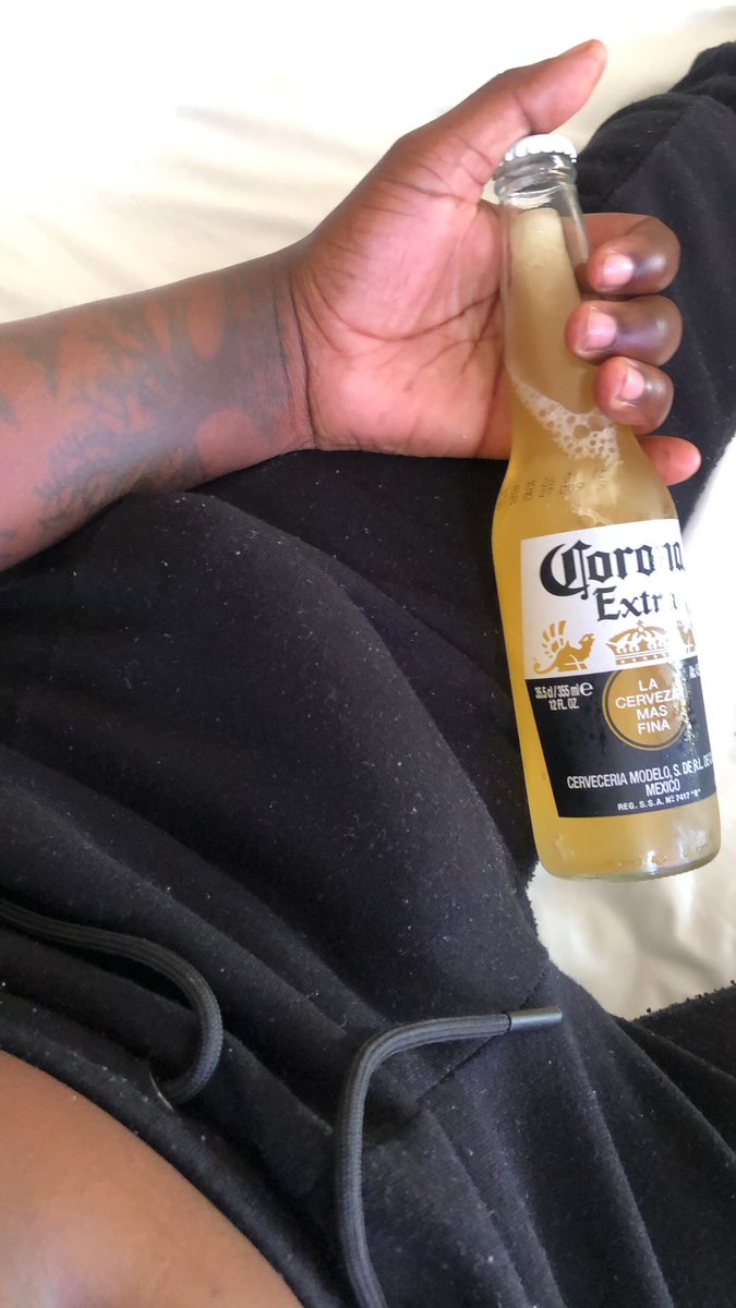 hlaoivan's tweet photo. Fake Friday 🤭🥵>>> https://t.co/3k7e4HSvaS