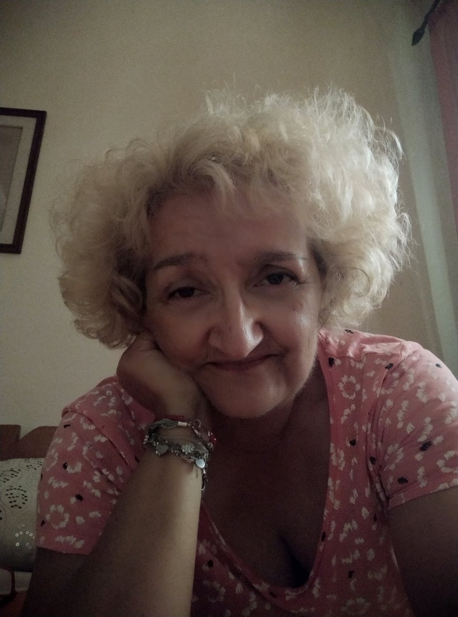 Lorena78119028's tweet photo. Dolcissima notte con il ❤️ e un carissimo abbraccio 💋😘❤️😍😘 https://t.co/jsJjRw8Wll