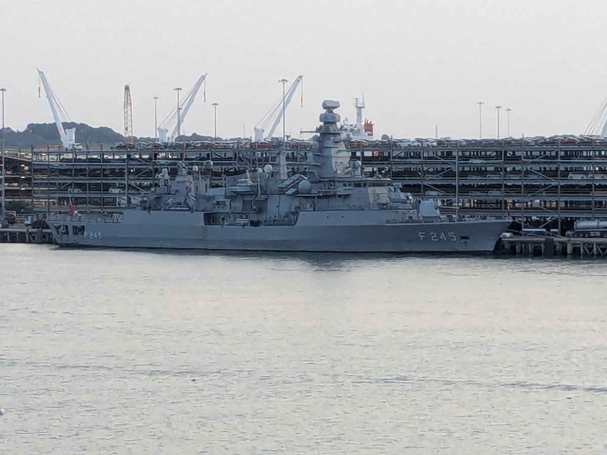 baz1manor's tweet photo. Why is there a Turkish navy missile crusier in Southampton? https://t.co/BVIUjaI9JS