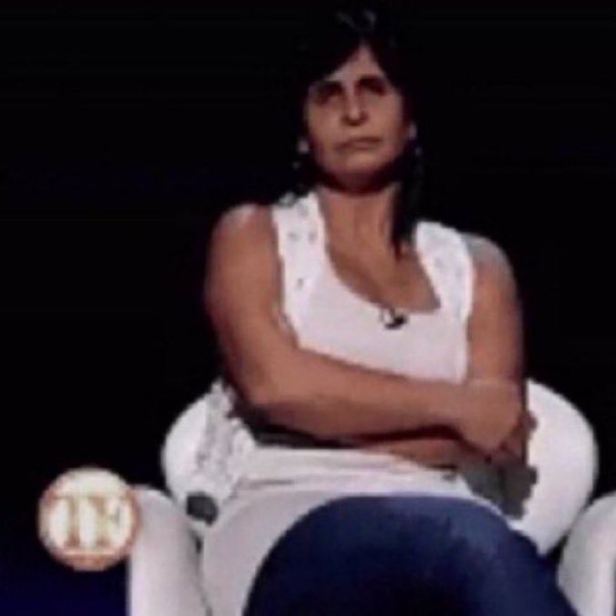 hiddenfoxx's tweet photo. nao acredito q aquele babaca vai conhecer a cubaninha e eu nao pqp https://t.co/VBhh5QFRjy